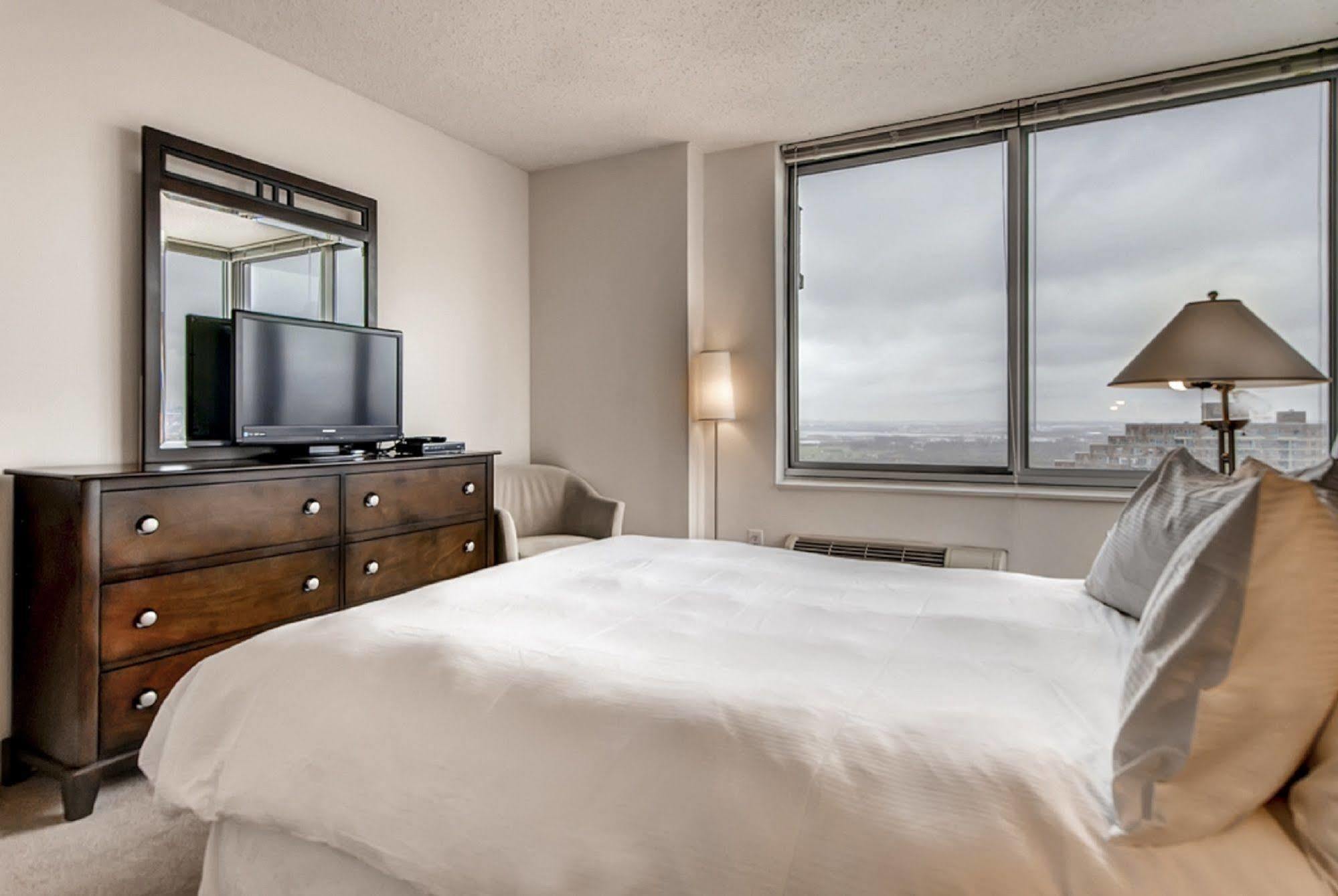 Global Luxury Suites At Exchange Jersey City Buitenkant foto
